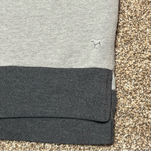 PINK Victoria's Secret Women’s Large Gray and Black Sweatshirt with Red Trim - Picture 4 of 11